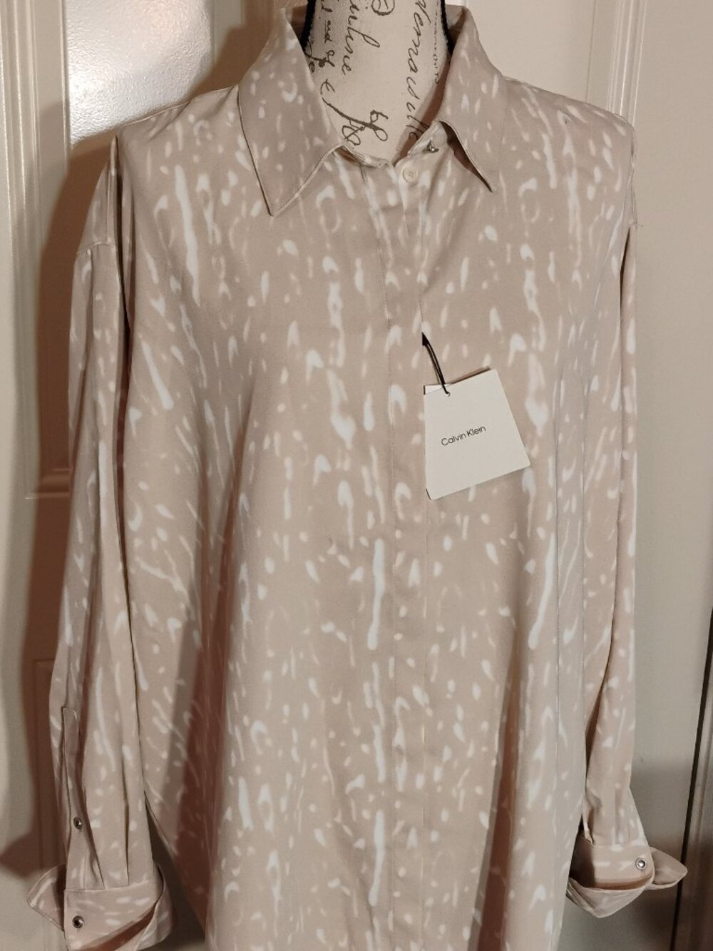 Calvin Klein Blouse Women Long Sleeve Size Extra Large Color Nude and White